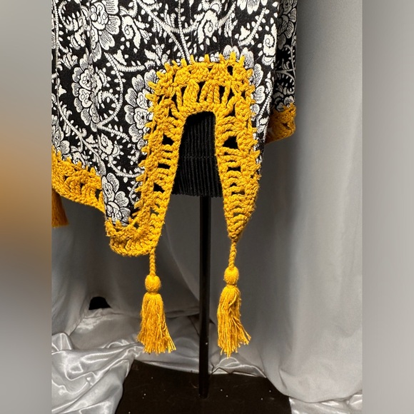 Ivy Jane Boho Floral Kimono Cardigan Med Black White Mustard Crochet Trim - Picture 8 of 13